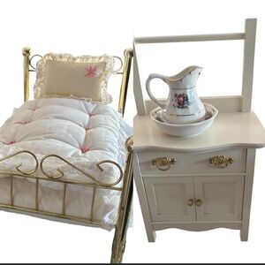 Pleasant Company American Girl Doll Victorian Bed and Commode Set